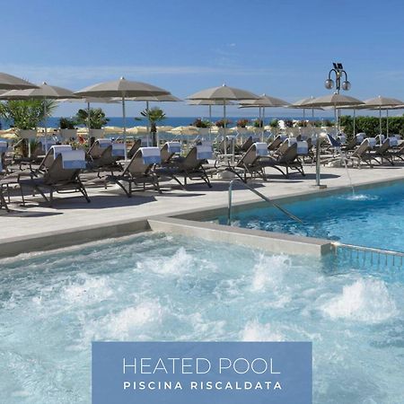 Hotel Cavalieri Palace & Suites Jesolo Extérieur photo