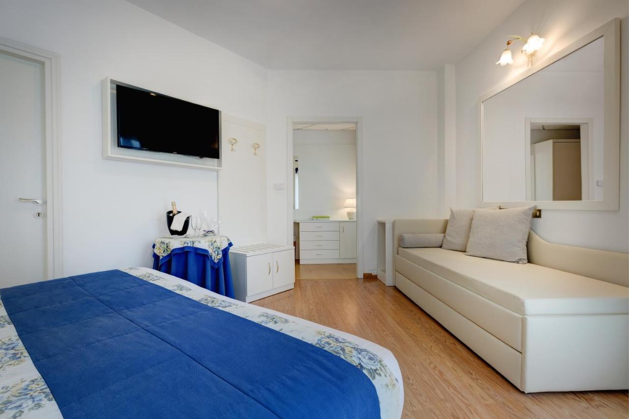 Hotel Cavalieri Palace & Suites Jesolo Extérieur photo