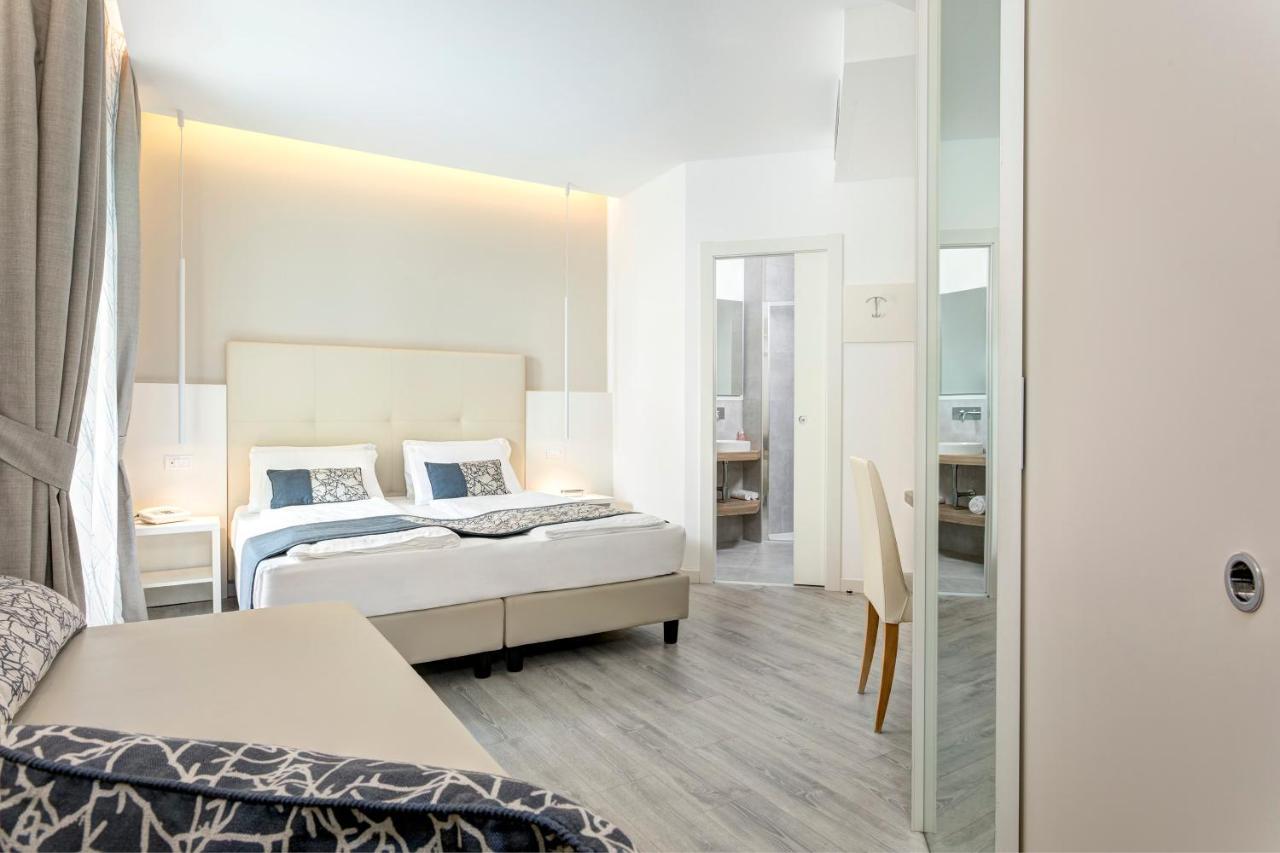 Hotel Cavalieri Palace & Suites Jesolo Extérieur photo