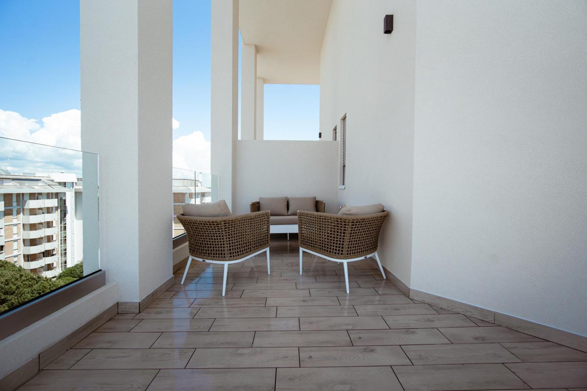 Hotel Cavalieri Palace & Suites Jesolo Extérieur photo