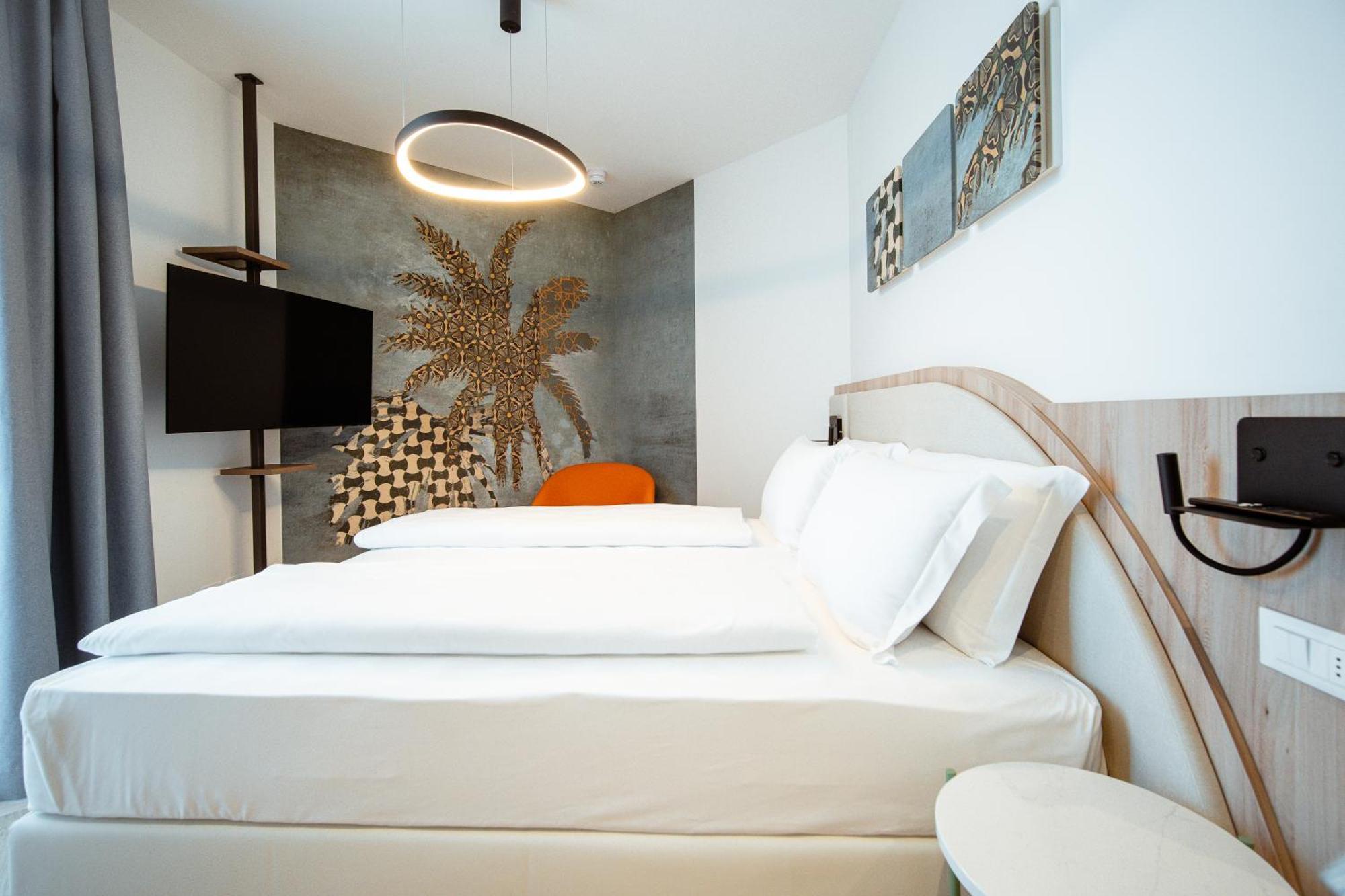 Hotel Cavalieri Palace & Suites Jesolo Extérieur photo
