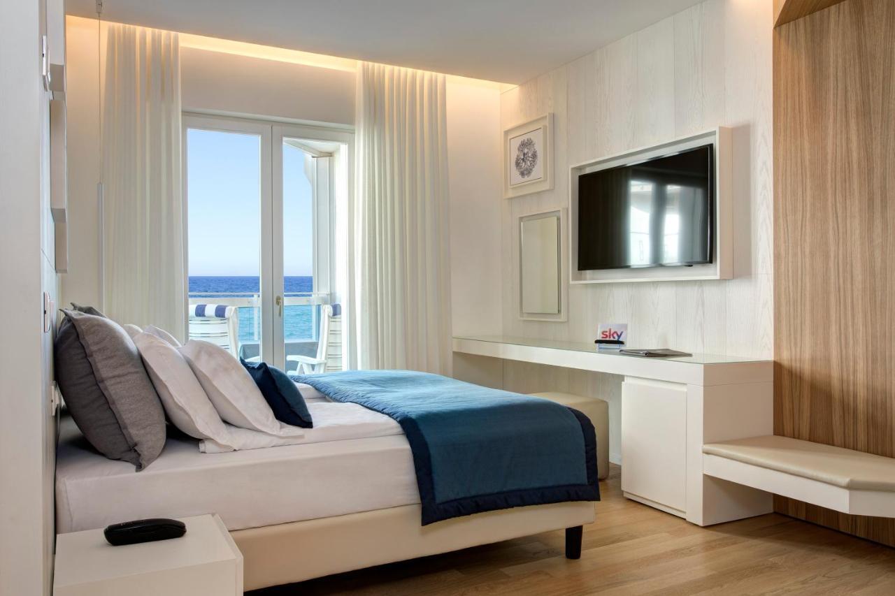 Hotel Cavalieri Palace & Suites Jesolo Extérieur photo